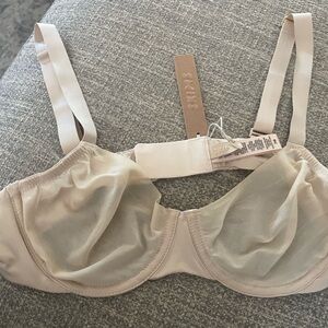 NWT Shear Skims Elegant Beige Underwire Bra